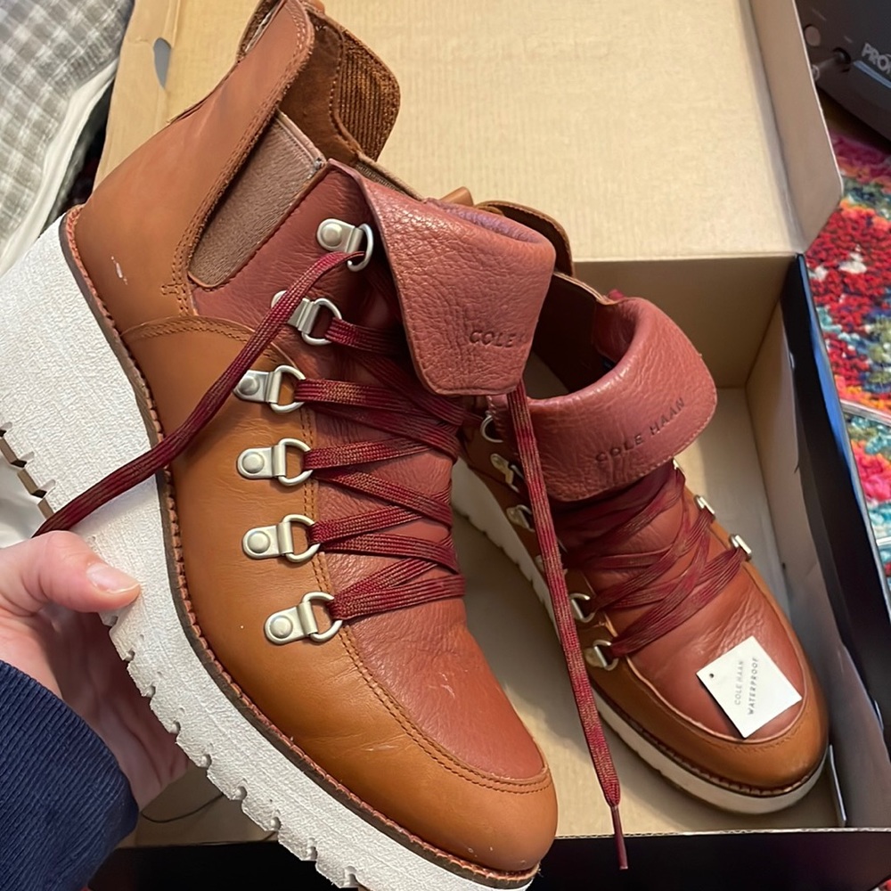 COLE HAAN ZERO GRAND WEDGE HIKER BOOT acorn leather/red